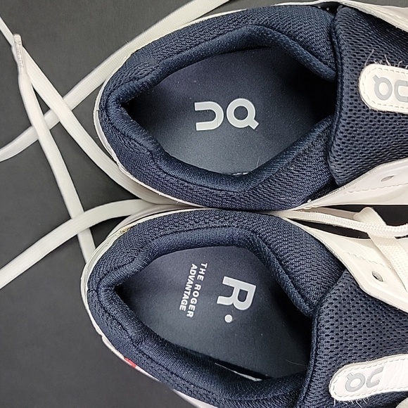 ON RUNNING THE ROGER ADVANTAGE MENS SIZE 9 NAVY WHITE SNEAKERS - Picture 6 of 16
